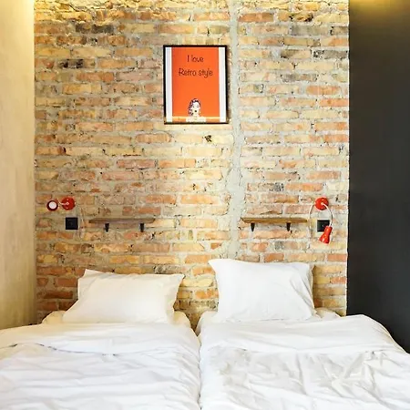 Retro Apartment *