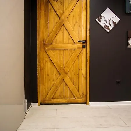 Retro Apartment *