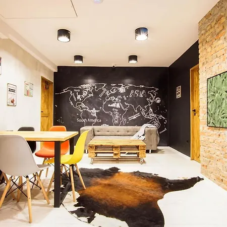 Retro Apartment *