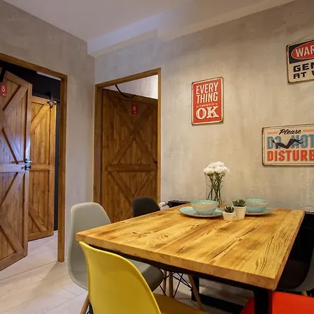 Retro Apartment