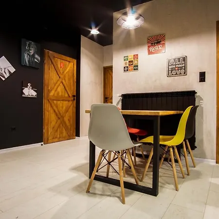 Retro Apartment *